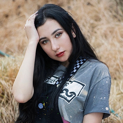 Kelly Bustamante
