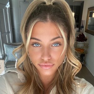 Elle Danjean - Agent, Manager, Publicist Contact Info