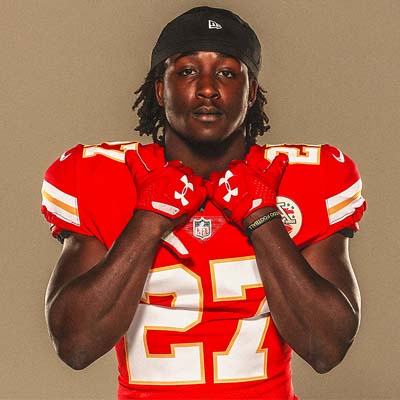 Kareem Hunt buys tickets for Willoughby South football team to see Browns-Chiefs