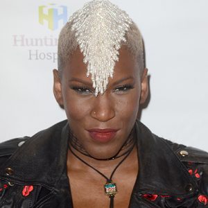 Liv Warfield