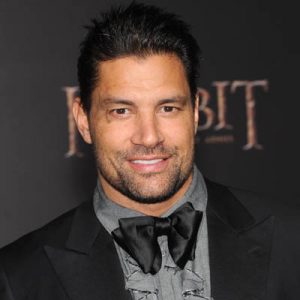 Manu Bennett