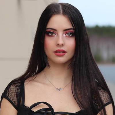 Julia Burch's Instagram, Twitter & Facebook on IDCrawl