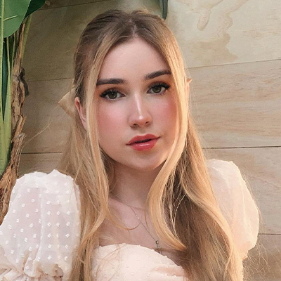 Mia Maples