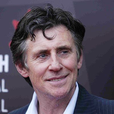 Gabriel Byrne - Wikipedia