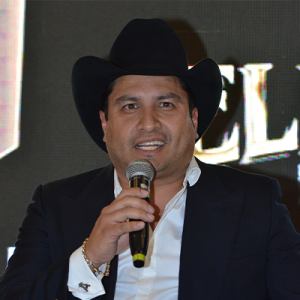 Julión Álvarez y Su Norteño Banda