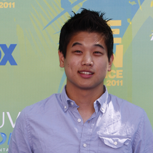 Ki Hong Lee