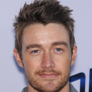 Robert Buckley