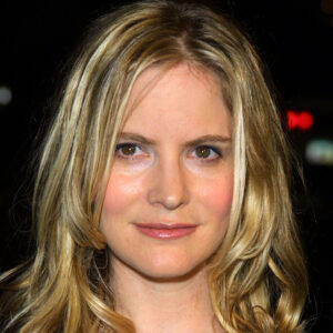 Jennifer Jason Leigh