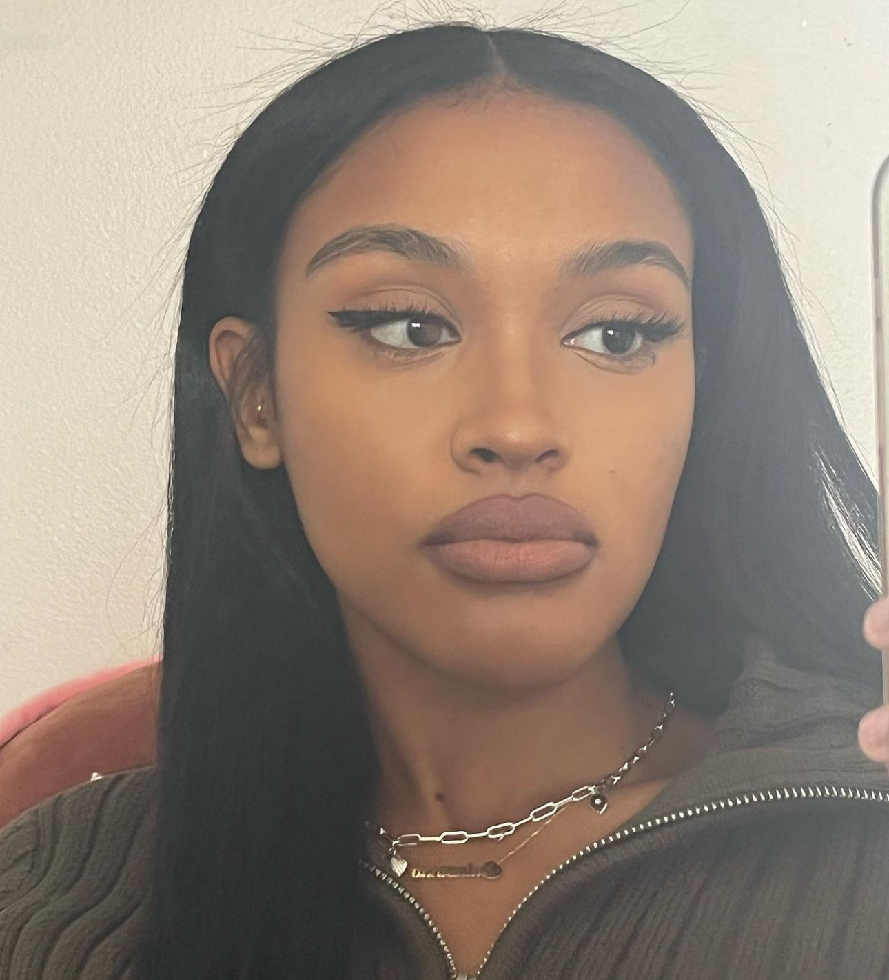 jamila chec de post