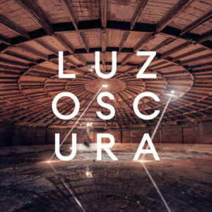 Album cover: LUZoSCURA